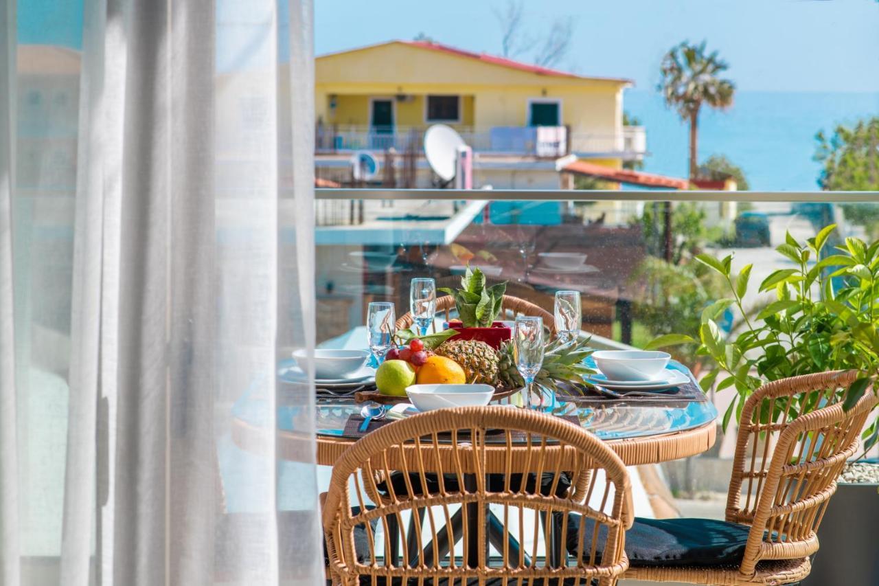 Aphrodite Studios & Suites - 140M From The Beach, By Zantewize Alykes  Exterior foto