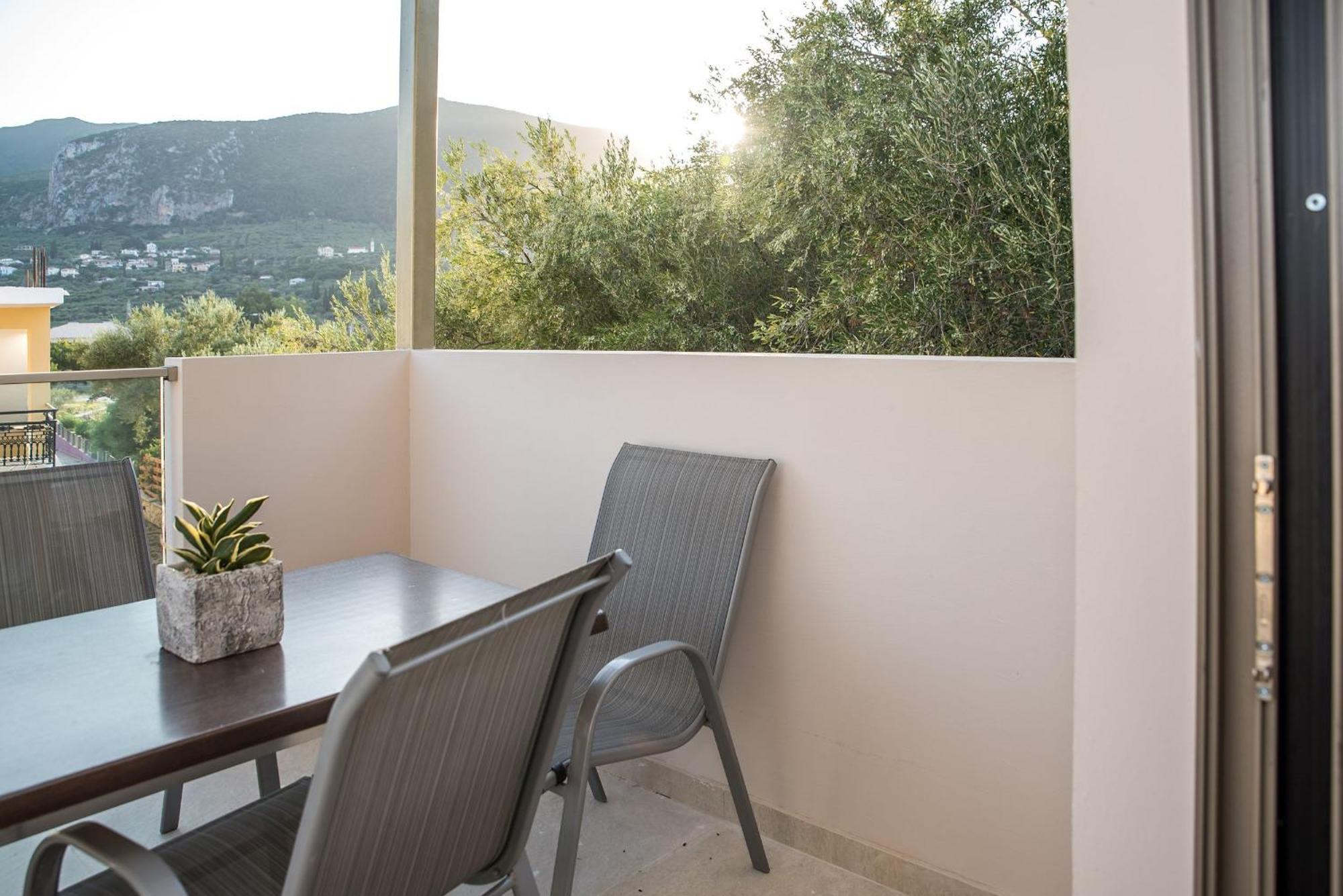 Aphrodite Studios & Suites - 140M From The Beach, By Zantewize Alykes  Zimmer foto